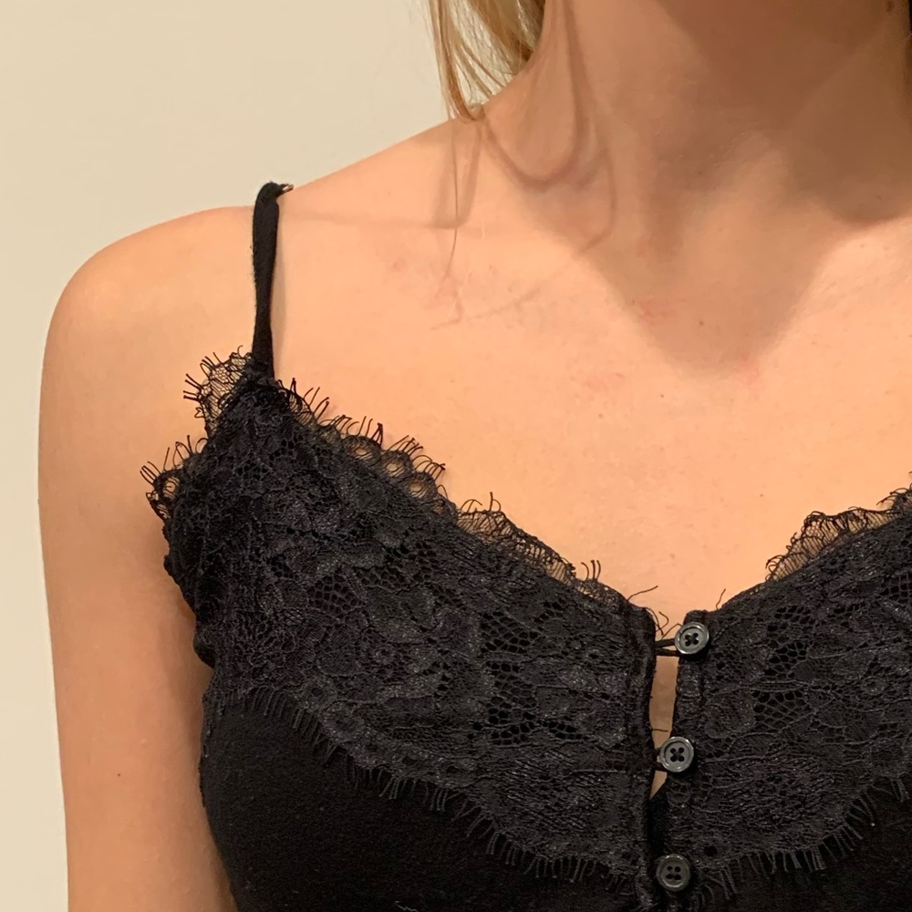 Little black top with knot 🖤